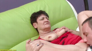 Vén érett nő és a zsenge manus