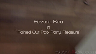 Havana Bleu várja a méretes pöcst