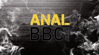 Anna De Ville élvezi a gigászi kukit