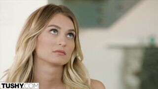 Natalia Starr két kukacot kap