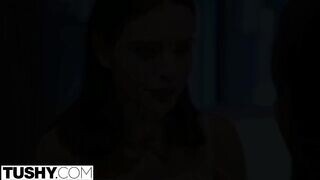 Lana Rhoades popóját egy néger csávó reszeli