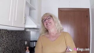 Zsenge krapek és a szexéhes nagymuter