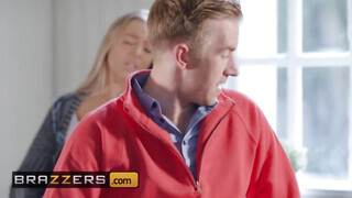 Brazzers - Petite Princess Eve és gigantikus pöcs