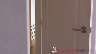 My Friends Hot Moms - Lexi Fox pinája megkettyintve