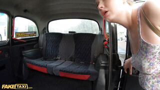 Fake Taxi - Lucy Heart a izgató kicsike orosz bulkesz