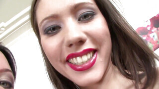 Legalporno - Alysa és Aspen hátsó lyukba baszva
