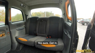 Fake Taxi - Fiatal szuka és a termetes taxis fasz