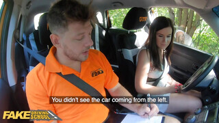 Fake Driving School - Little Eliss reszel az oktatóval