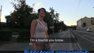 PublicAgent - Rövid hajú nőci közösülni akar