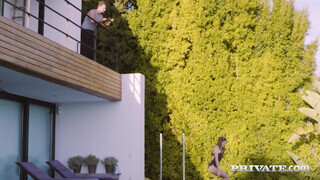 Private.com - Talia Mint a szomszéd krapekkal közösül