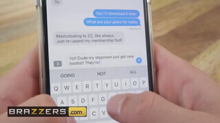 Brazzers - Alexis Fawx a gigászi cicis nevelő anya