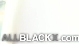 AllBlackX - Lala Ivey a gigászi cicis zsenge