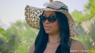 Bethany Benz a szexfüggő latin amerikai milf - Brazzers