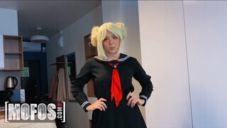 Mofos - Sweetie Fox a cosplayes lány segglyukba rakva