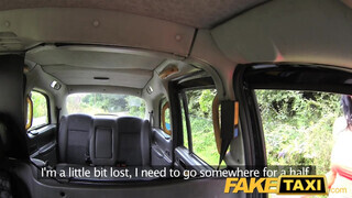 FakeTaxi piercinges pipi a motorháztetőn is kamatyol