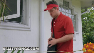 Reality Kings - kivarrott mami és egy tinédzser dárda esete