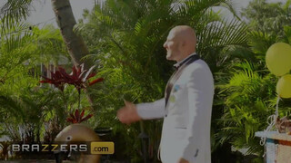 Brazzers - Victoria June kúr a pincér pacákkal