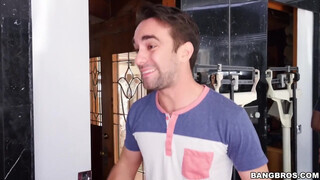 Cassidy Banks a gigászi keblű fital kéjnő - Bangbros