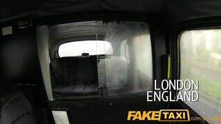 FakeTaxi - gigászi tőgyes debella csajszi a taxiban