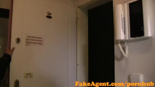 FakeAgent - bárban felszedett szuka castingon
