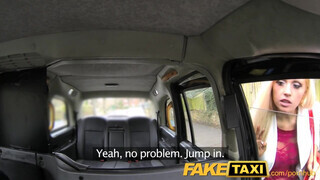 FakeTaxi - Csöcsös világos szőke hátsó lyukba dugva