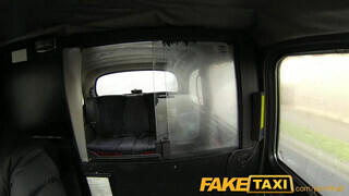 FakeTaxi - Világos Szőke termetes fenekű bige megkettyintve