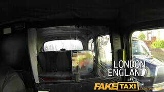 FakeTaxi - zsenge csajszika szopja az korosodó taxist