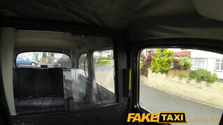 FakeTaxi - egy csábos irodista lány