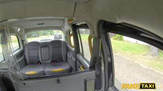 Fake Taxi - Kira Noir a csábos barna muff