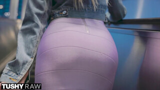 TUSHY RAW - Pristine Edge a vonzó tini milf