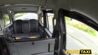 Fake Taxi - Óriási picsájú brazil milf seggbe kúrva