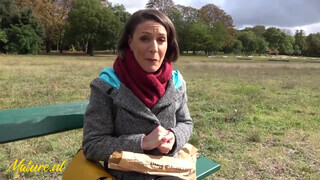 Francia házastárs fenékbe tolva