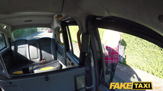 Fake Taxi - Kylie Nymphette a cafka koleszos nőci