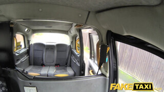 Fake Taxi - Rina Ellis a szexy sulis maca