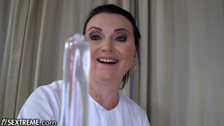 21Sextreme - Elhízott anyuci és a tini tinicsaj