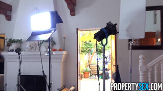 PropertySex - Riley Reid mint ingatlanos fiatal maca