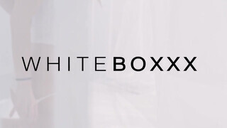 WhiteBoxxx - Naomi bevállalja a óriási dákót