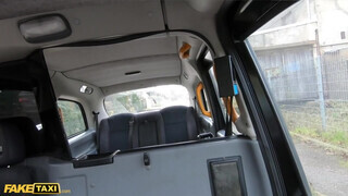 Fake Taxi - Lily Adams a csábos milf
