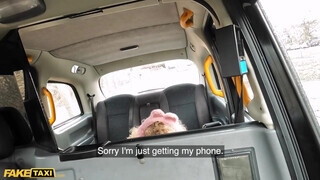 Fake Taxi - Szexy kolumbiai pipi megkefélve a taxiban
