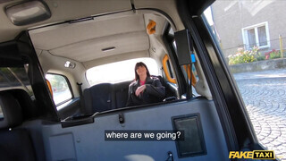 Fake Taxi - Kitetovált olasz pipi megkúrva