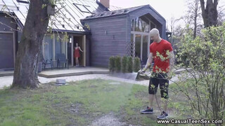 Casual Porno - rojtos pinájú zsenge szuka