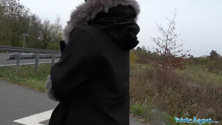 Public Agent - Kiki Minaj a brit zsenge lány