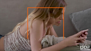 Sydney Cole vaginája megkúrva