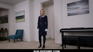 Allie Nicole a szenvedélyes szöszi