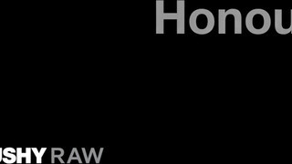 TUSHYRAW - Honour hatalmas análjába betolják a brét
