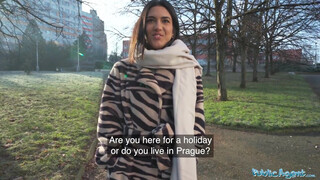 Public Agent - Lena Coxx borotvált cuncija megbaszva