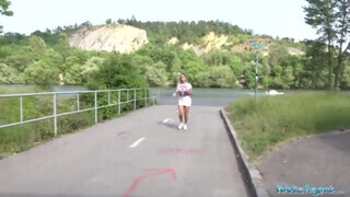 Public Agent - Óriási kannás formás fenekű csajszi