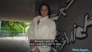 Public Agent - Charlotte Lapiedra a vadító latin pipi