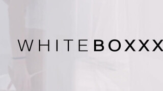WHITEBOXXX - Francys Belle a gigantikus cickós pipi