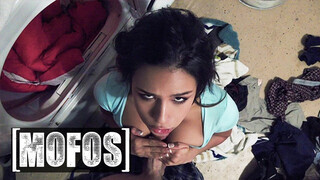 Mofos - Autumn Falls didkóba és punciba kurelva